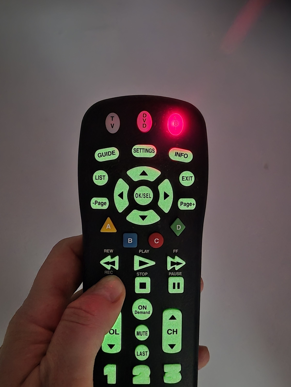 Spectrum Universal Big Button Glow In Dark Remote Control (Model UR3-SR3S-TWC) - Picture 4 of 8